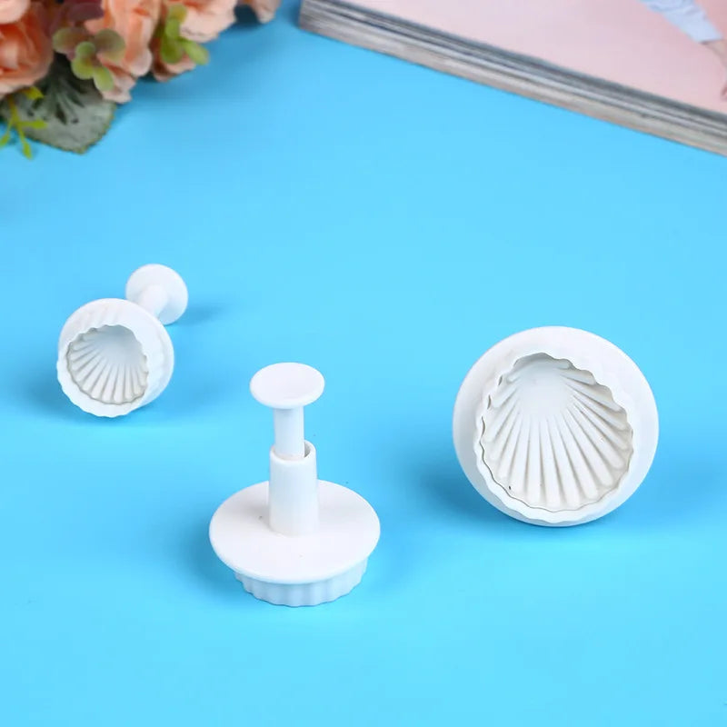 15-Piece Essential Sugarcraft Cutter Set – Versatile Fondant