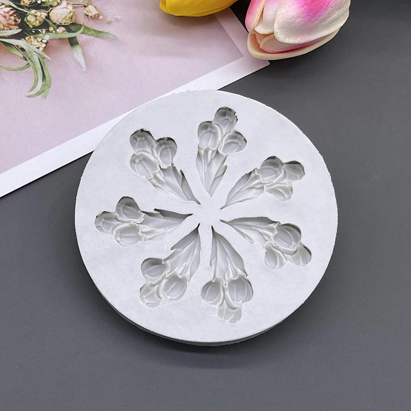 Tulip Petal & Flower Silicone Mold – Elegant Botanical Decorating Tool