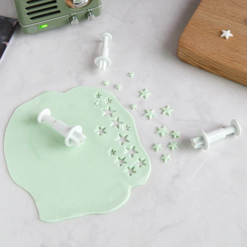 Geometric Pressing Spring Mold Handmade DIY Cutters for Biscuit Cookie Fondant Cake Heart Round Star Square Decorating Tools ZYF