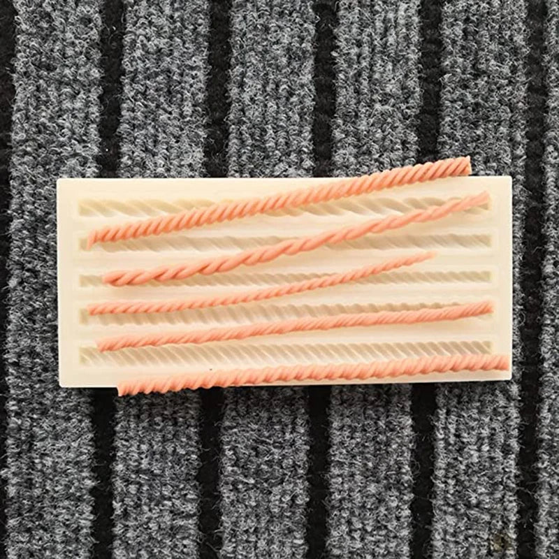 Braided Rope Silicone Mold – Long Twist Strip for Cake Borders & Pie Crusts