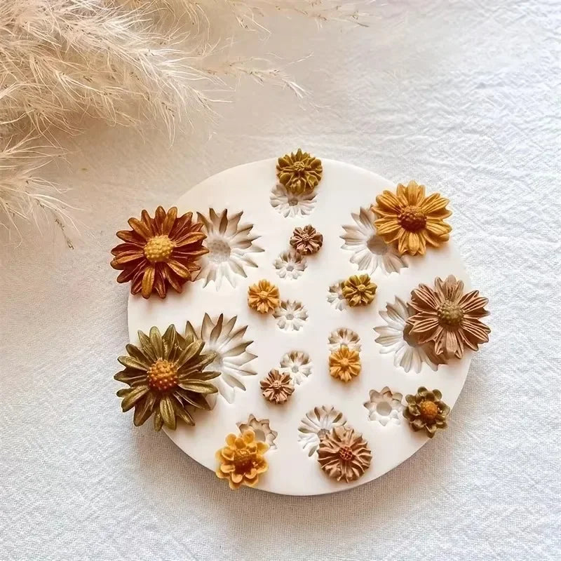 Silicone mold for flowers with daisies