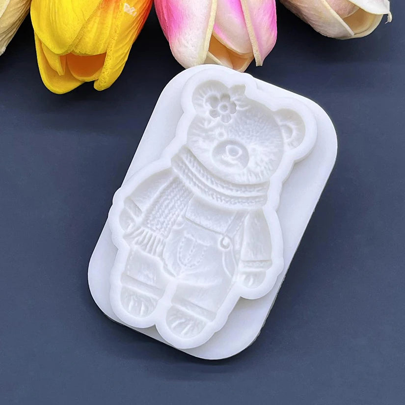 Silicone mold for a teddy bear with a scarf and a flower
