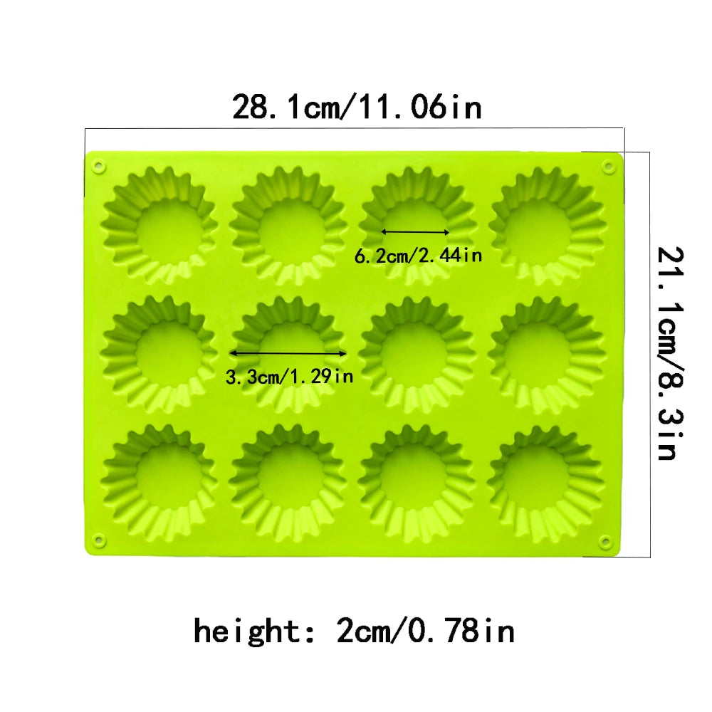 Silicone muffin and mini cake mold with 12 cavities - a universal baking tool