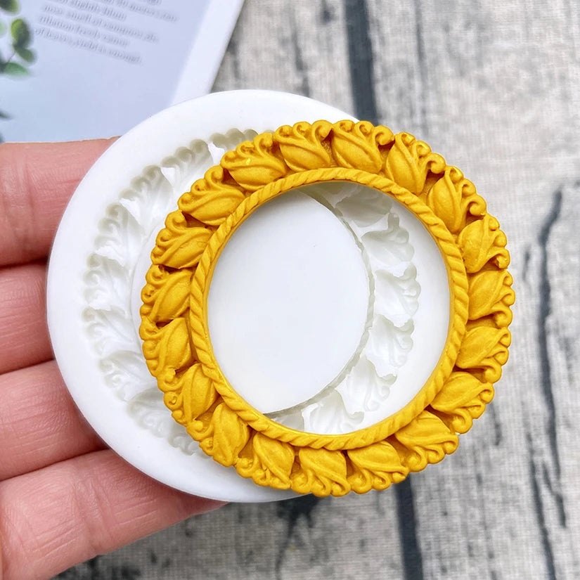Round Photo Frame Silicone Mold – Elegant Circular Sugarcraft Tool