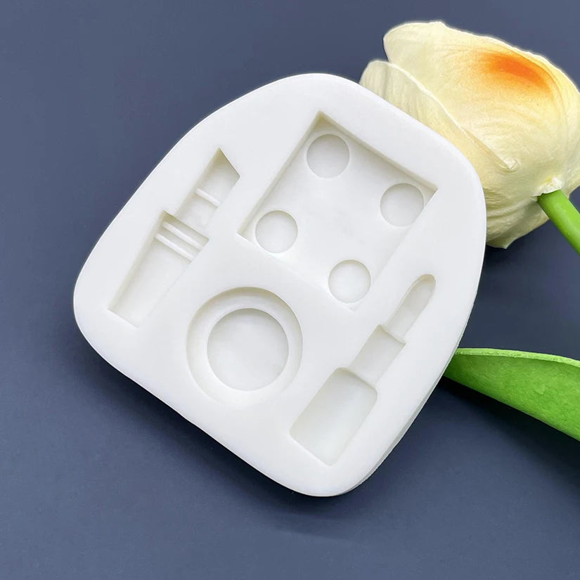 Silicone mold makeup